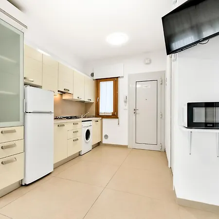 Sun House - Host Solution * Lido di Jesolo