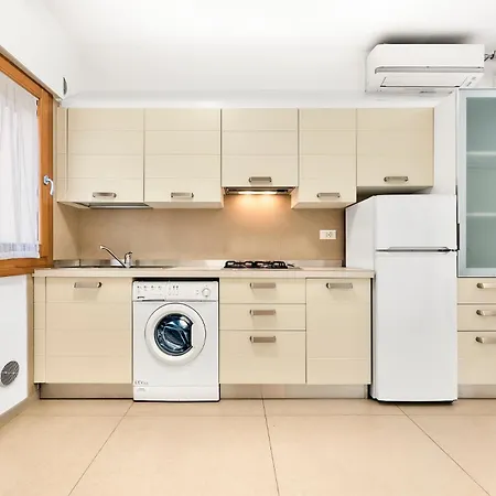 Sun House - Host Solution * Lido di Jesolo