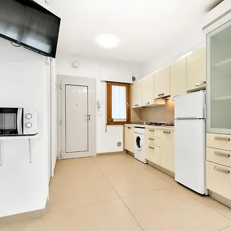 Apartment Sun House - Host Solution