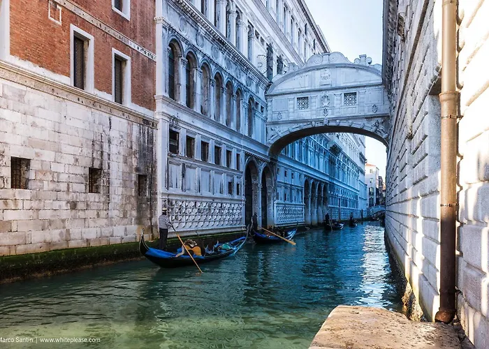 Sun House - Host Solution